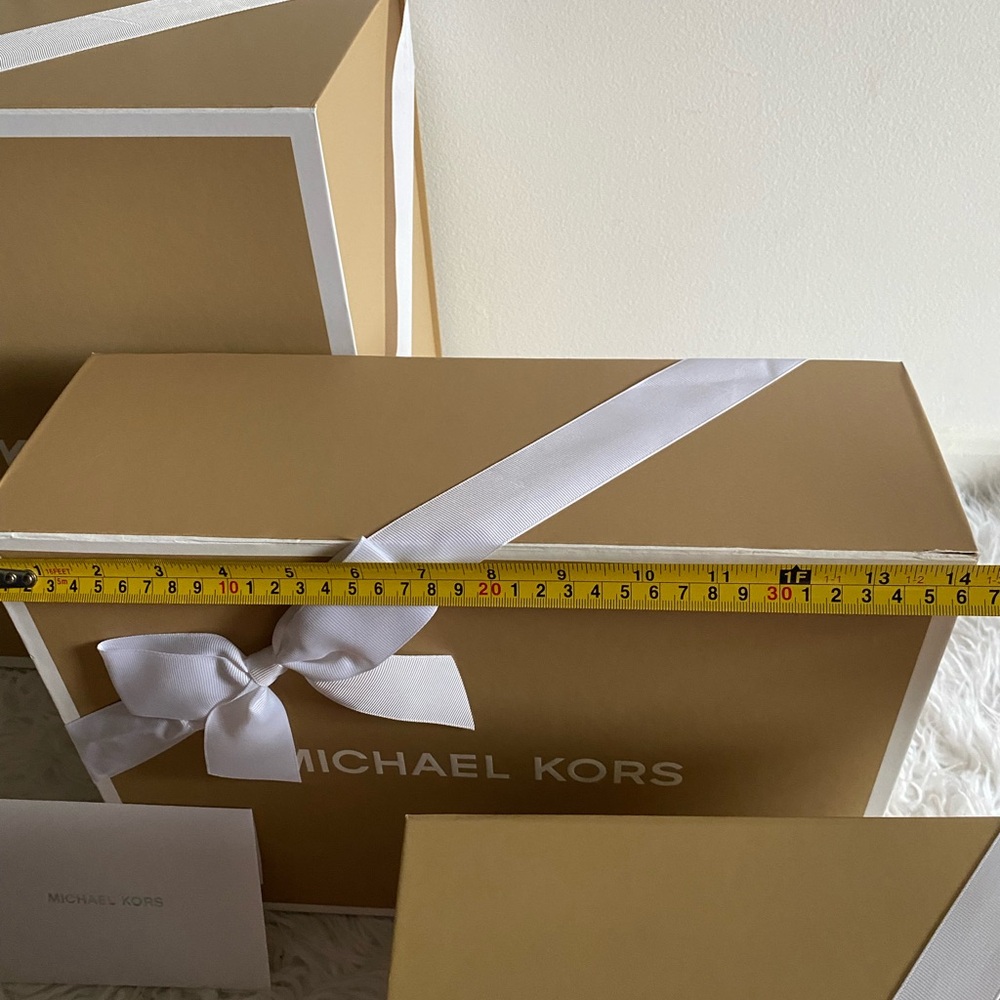 Michael Kors Gift Boxes with White Ribbons (3) - Picture 6 of 9